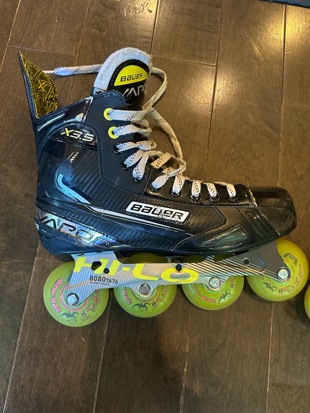 Bauer Vapor roller hockey skates
Great skates. Great wheels
Normal wear